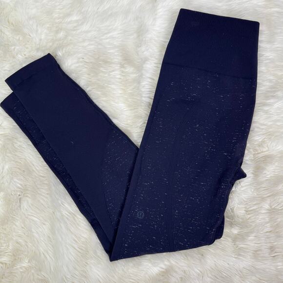 Lululemon Free To Flow 7/8 Tight Blue Tied White Legging Size 2 - Picture 7 of 10
